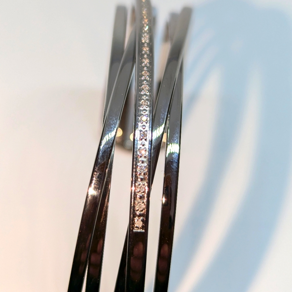 Two Beautiful Bracelets - Picture 3 of 8